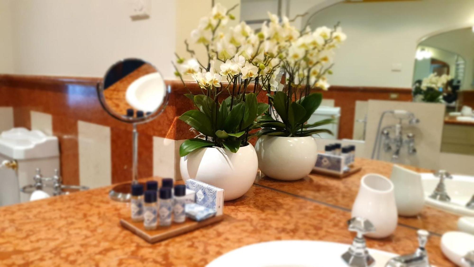Resort Locanda San Verolo Boutique Hotel Костермано Экстерьер фото