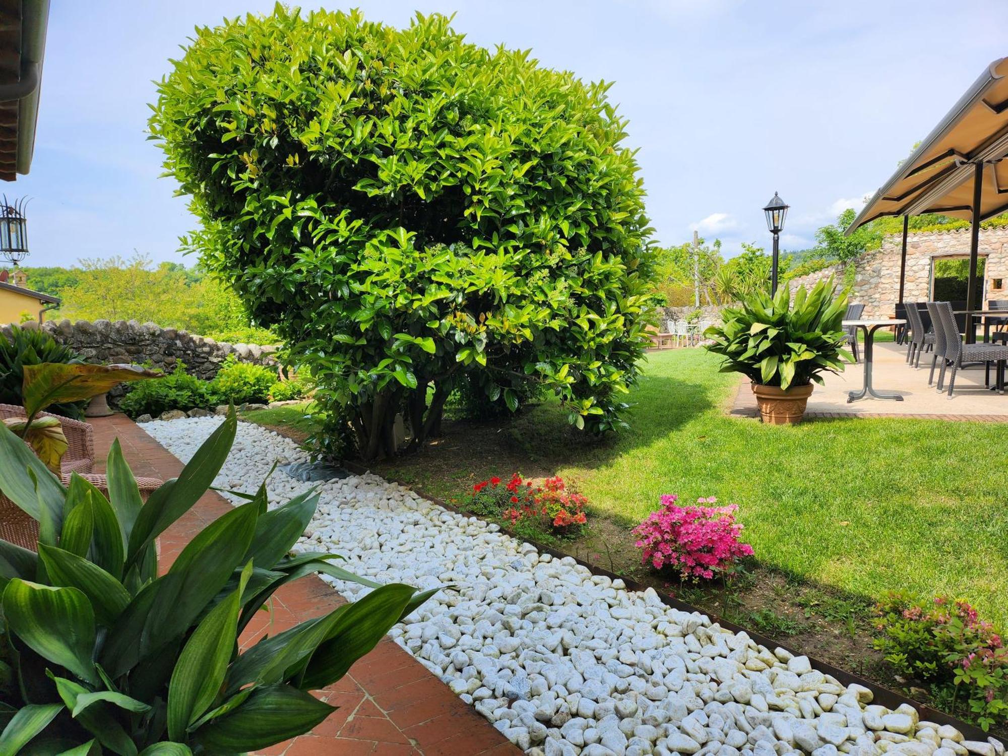 Resort Locanda San Verolo Boutique Hotel Костермано Экстерьер фото