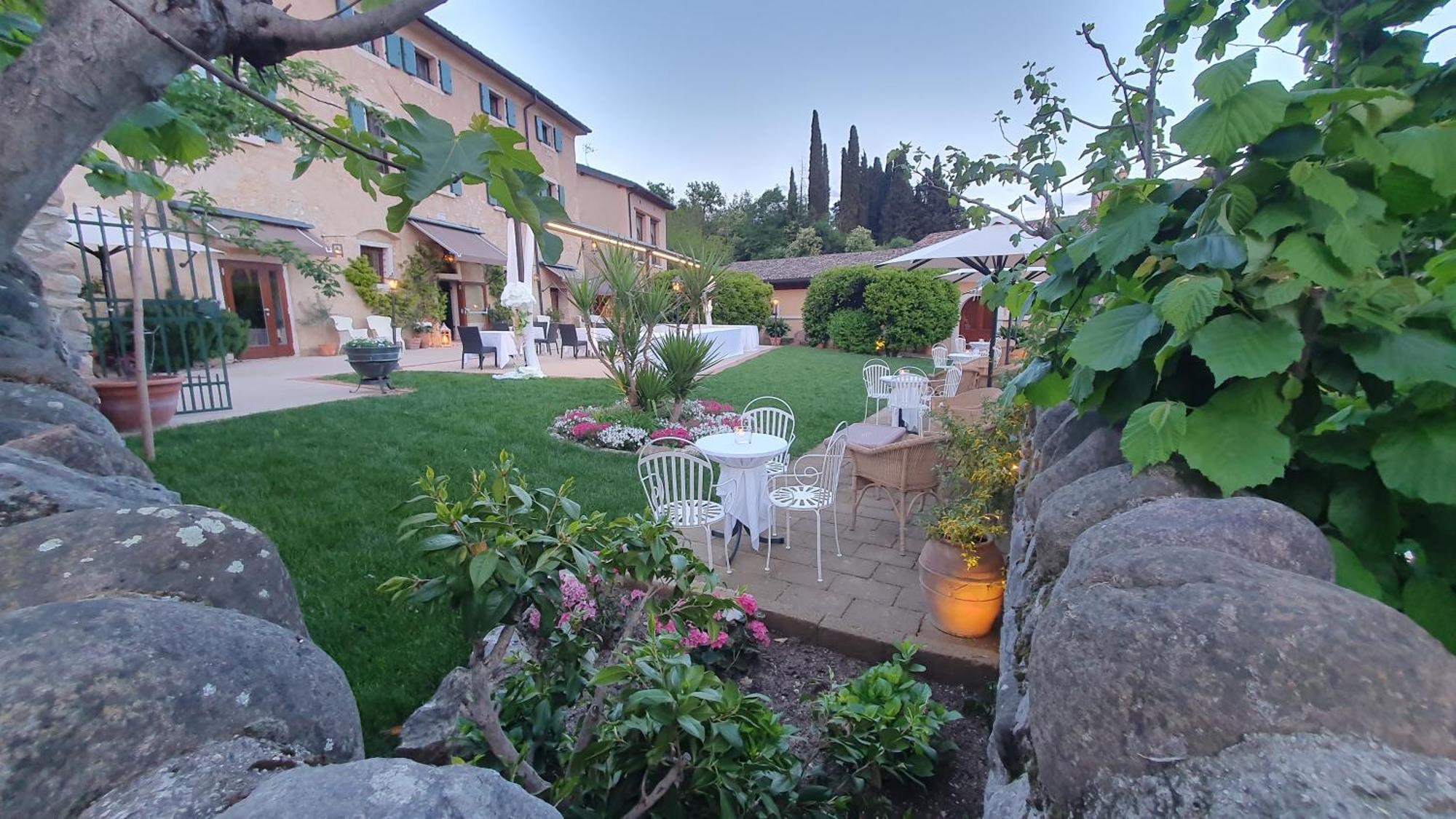 Resort Locanda San Verolo Boutique Hotel Костермано Экстерьер фото