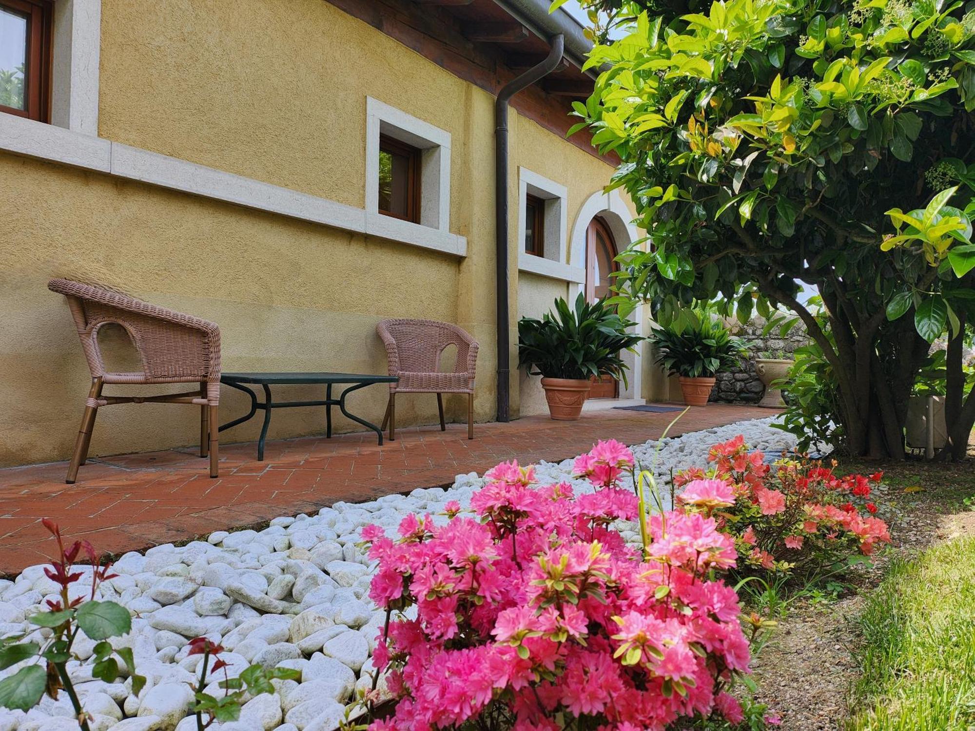 Resort Locanda San Verolo Boutique Hotel Костермано Экстерьер фото