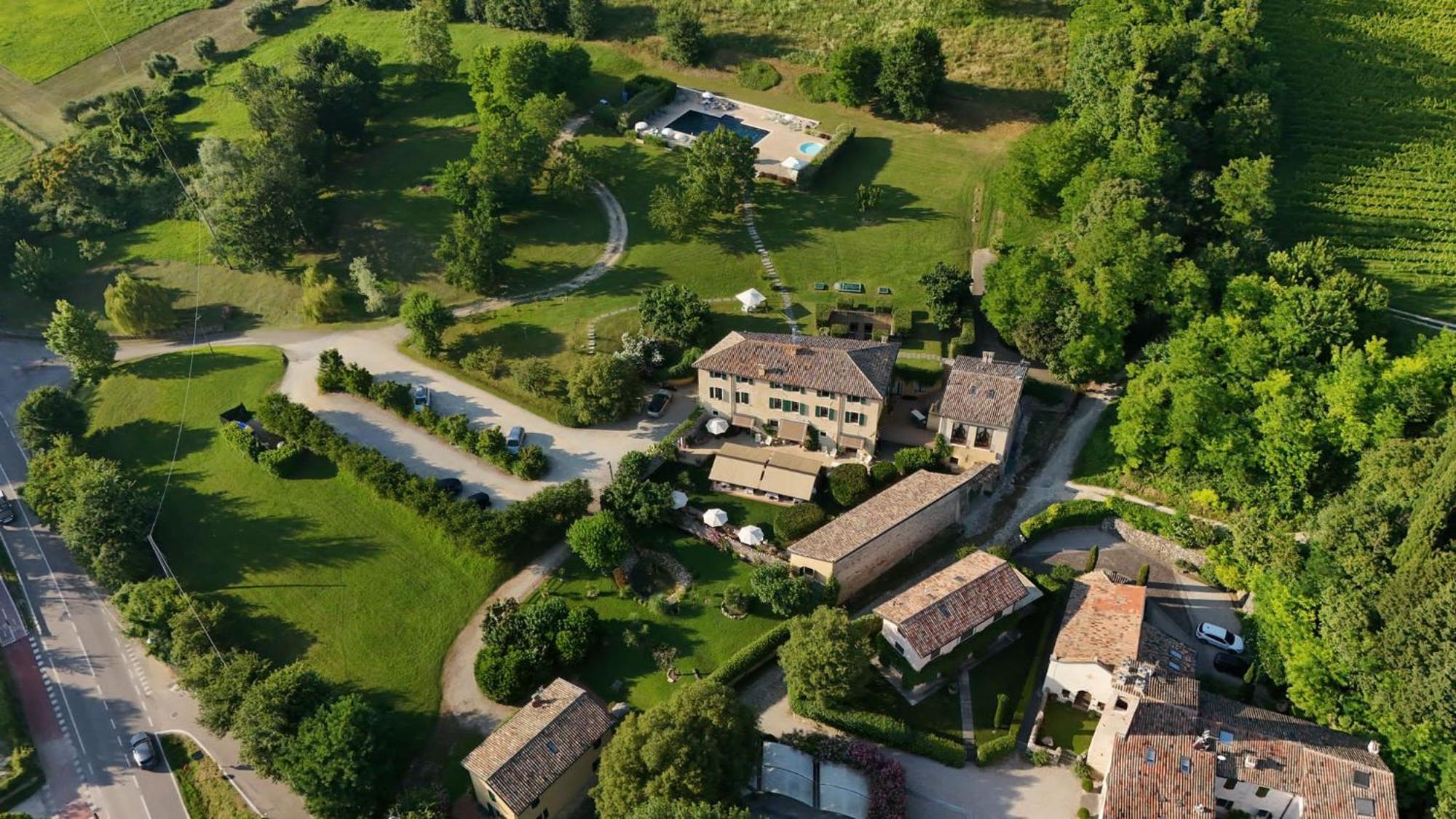 Resort Locanda San Verolo Boutique Hotel Костермано Экстерьер фото