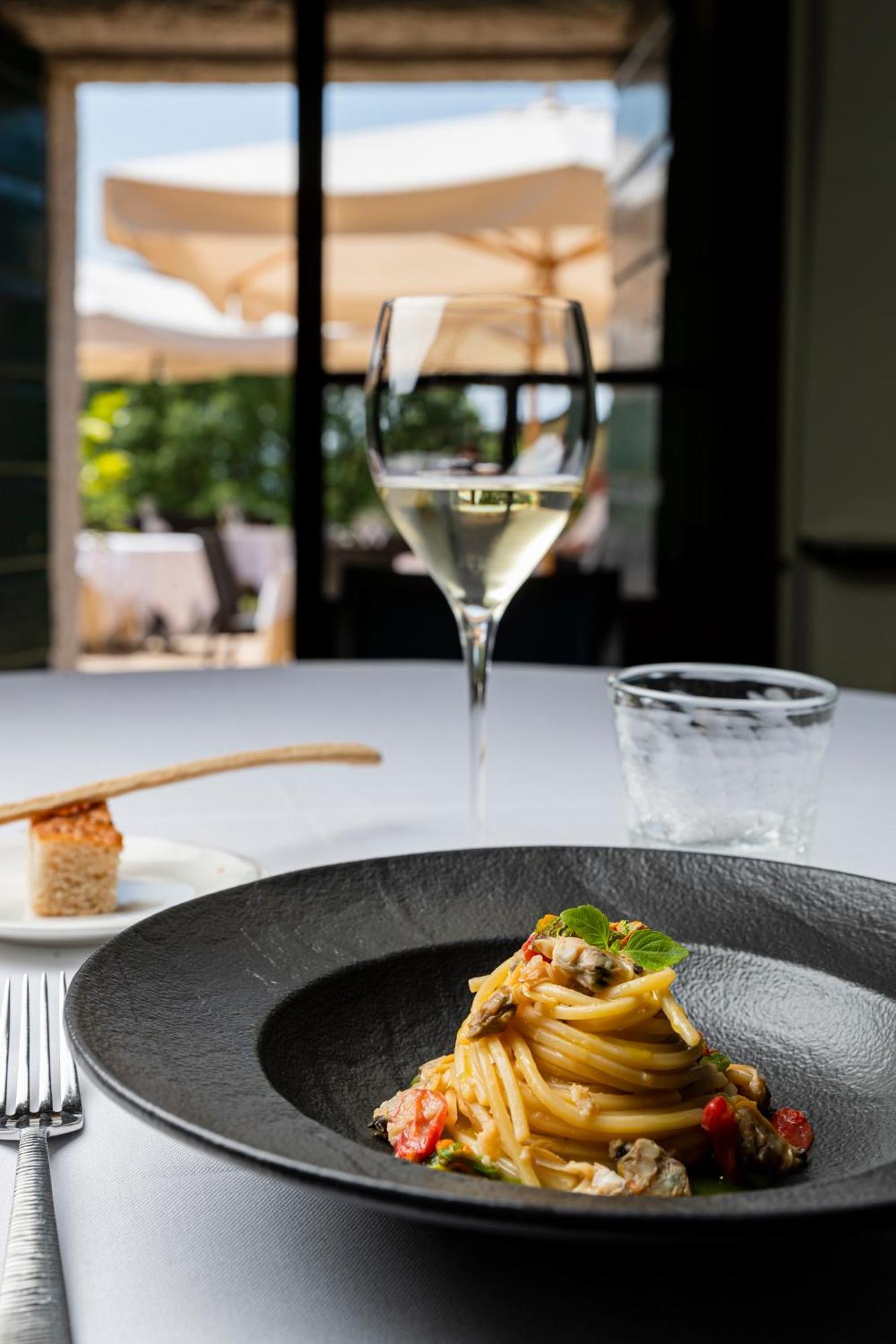 Resort Locanda San Verolo Boutique Hotel Костермано Экстерьер фото