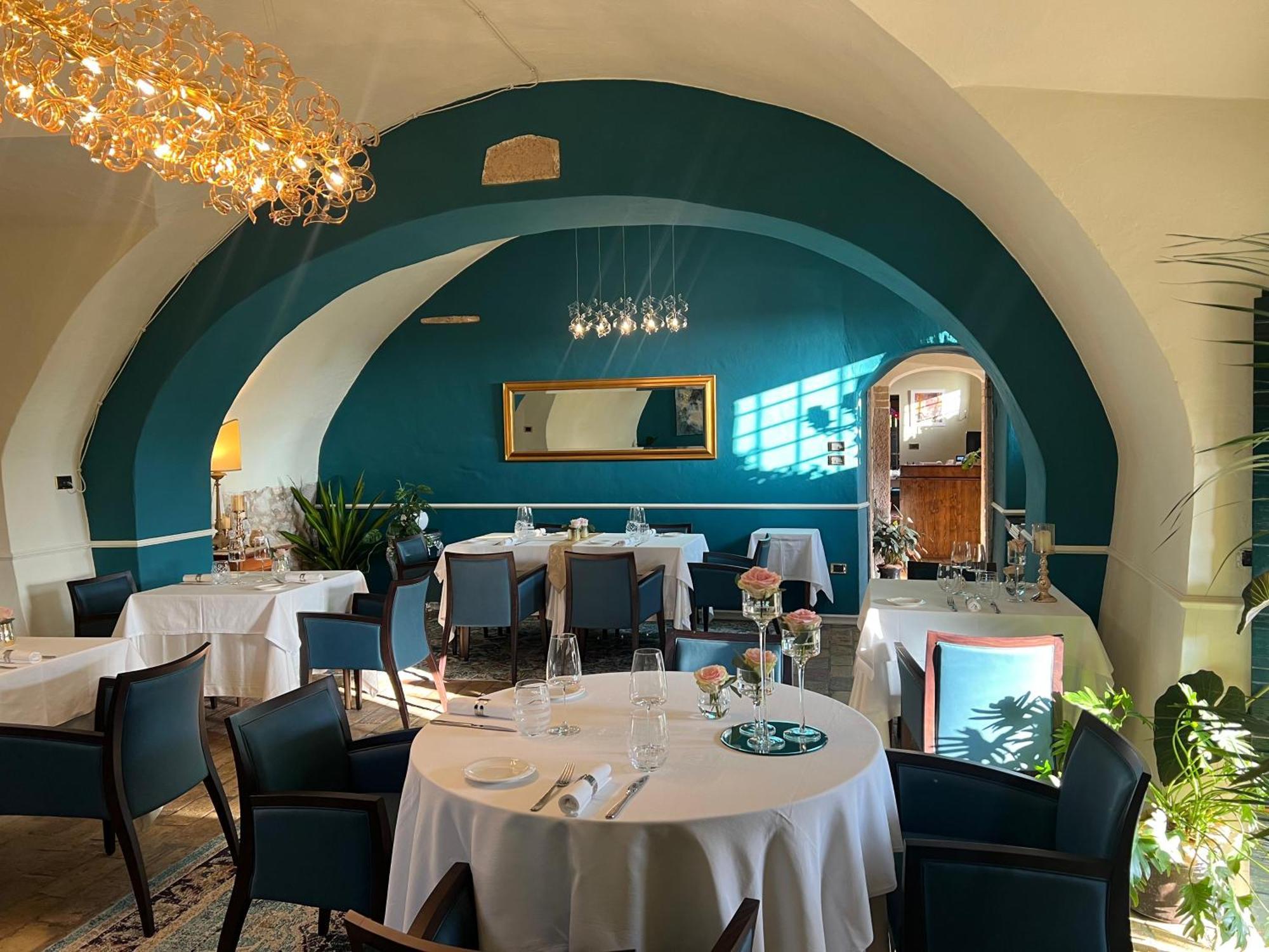 Resort Locanda San Verolo Boutique Hotel Костермано Экстерьер фото
