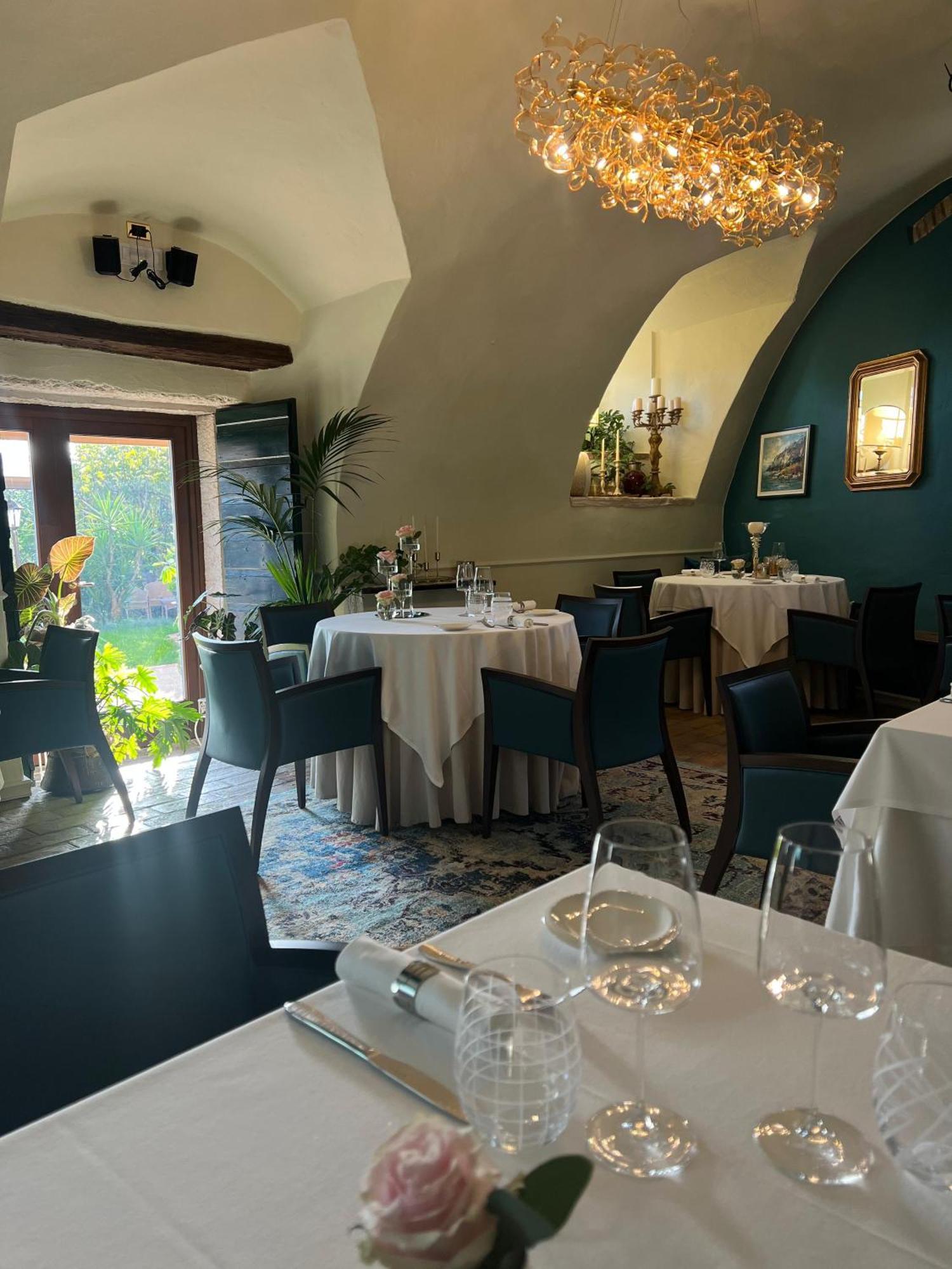 Resort Locanda San Verolo Boutique Hotel Костермано Экстерьер фото