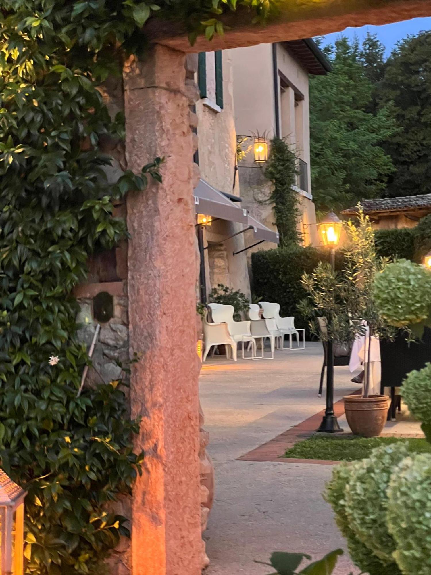 Resort Locanda San Verolo Boutique Hotel Костермано Экстерьер фото