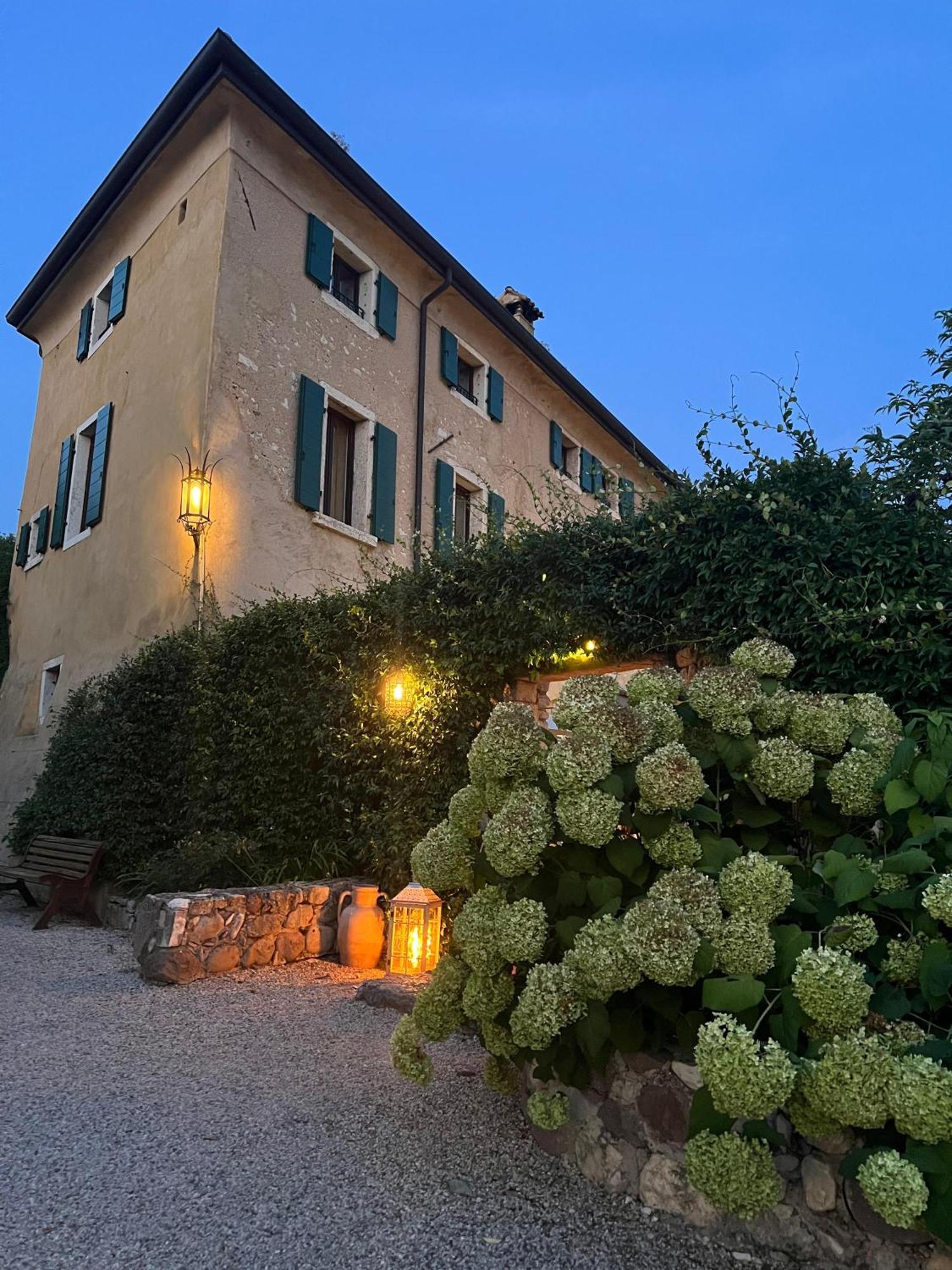 Resort Locanda San Verolo Boutique Hotel Костермано Экстерьер фото