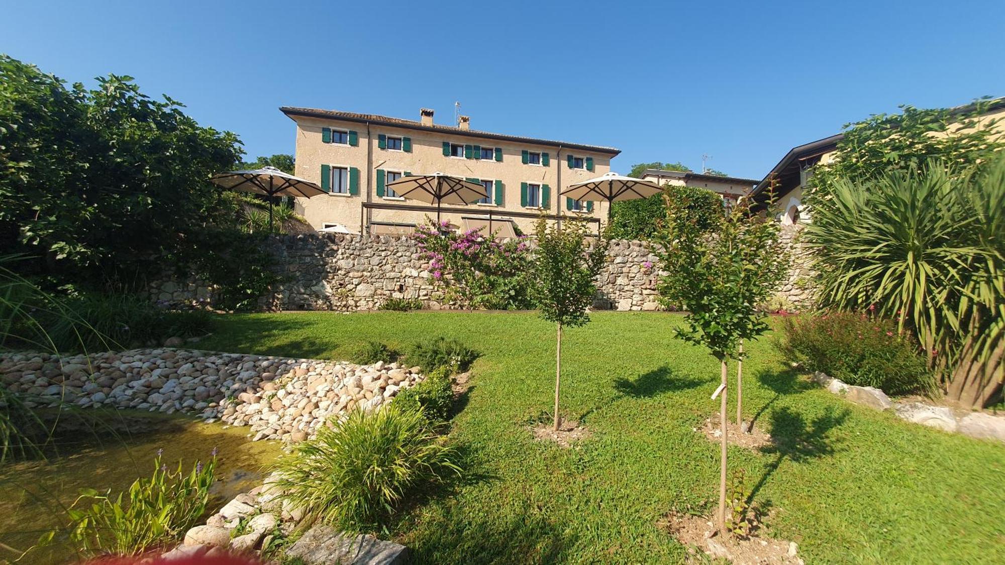 Resort Locanda San Verolo Boutique Hotel Костермано Экстерьер фото